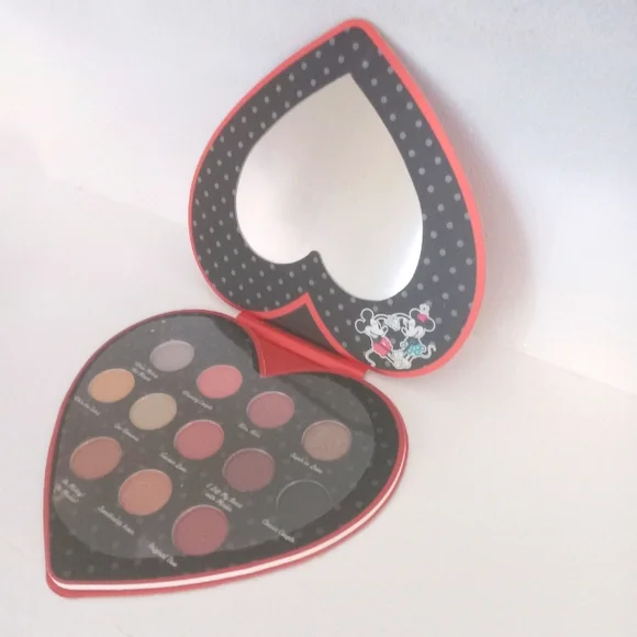 Mickey Mouse Eyeshadow Palette - Picture 3 of 3